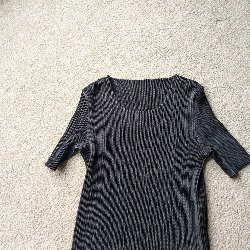 Women's Black Ribbed Top